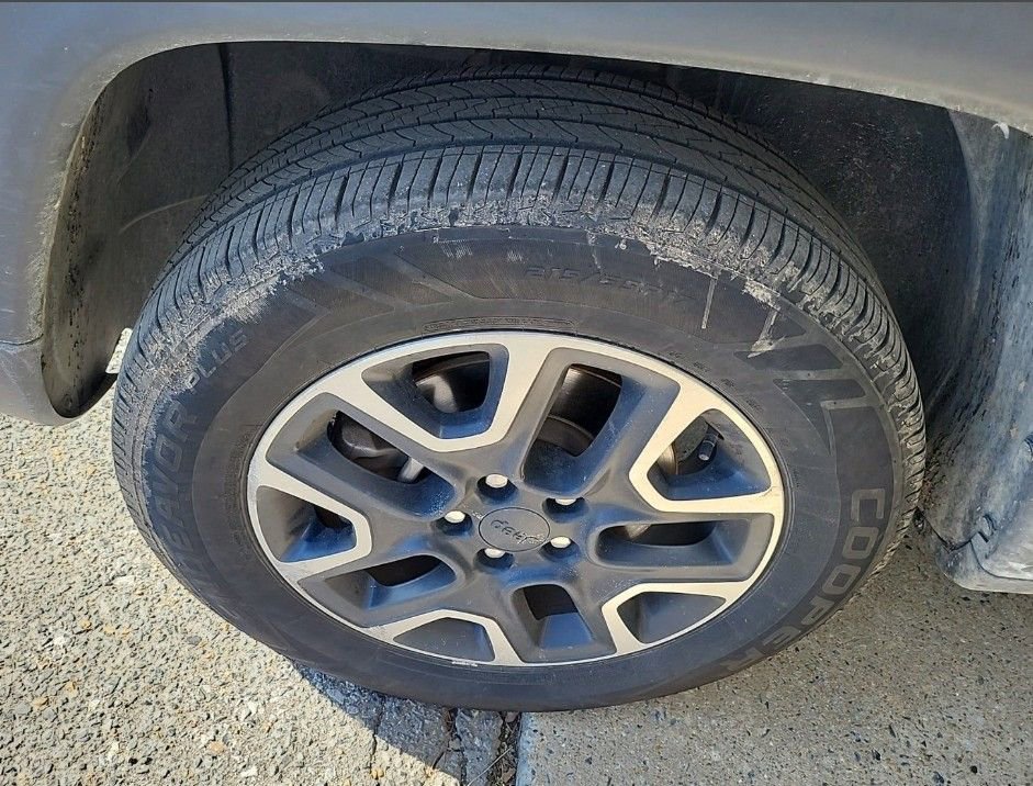 Used 2019 Jeep Compass Trailhawk image 8