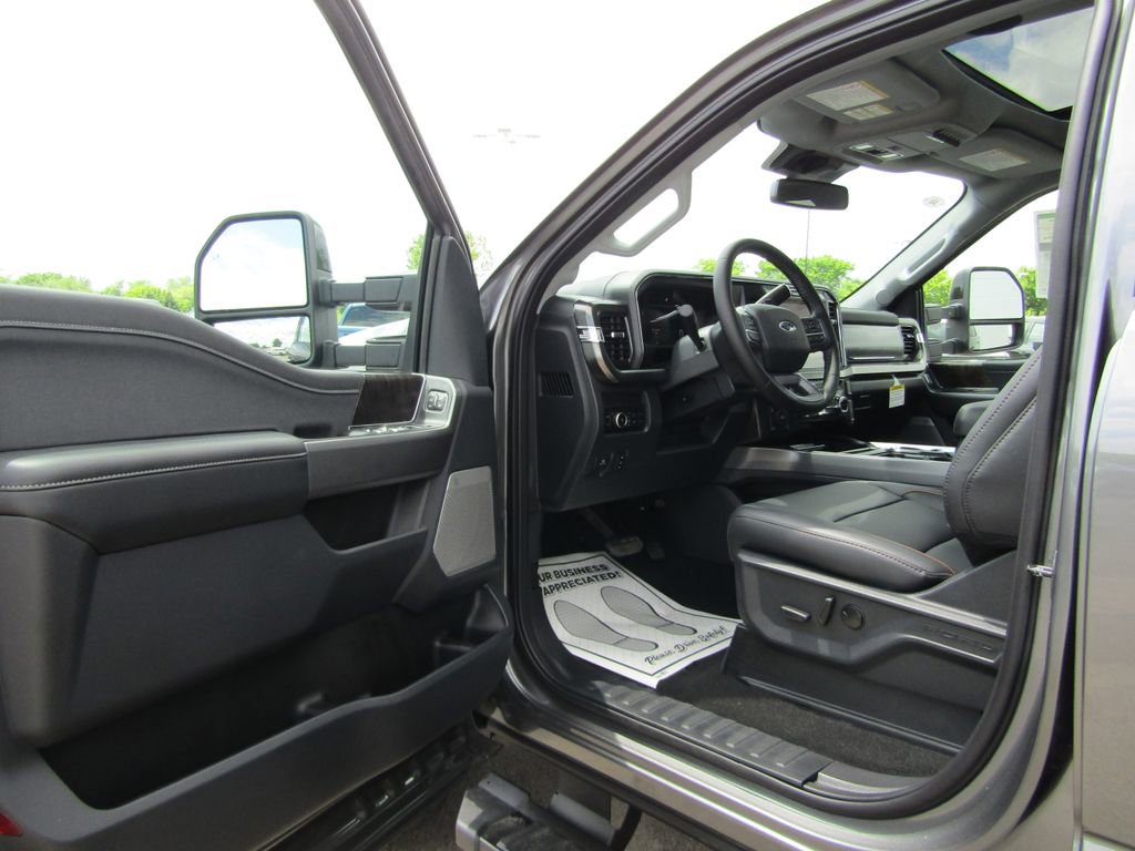 New 2025 Ford F350 Lariat w/ Lariat Ultimate Package image 18