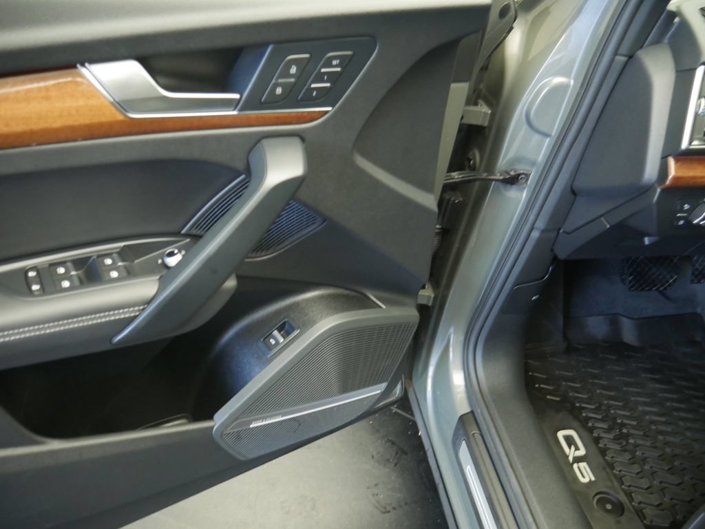 Certified 2023 Audi Q5 2.0T Prestige AWD/4WD image 5