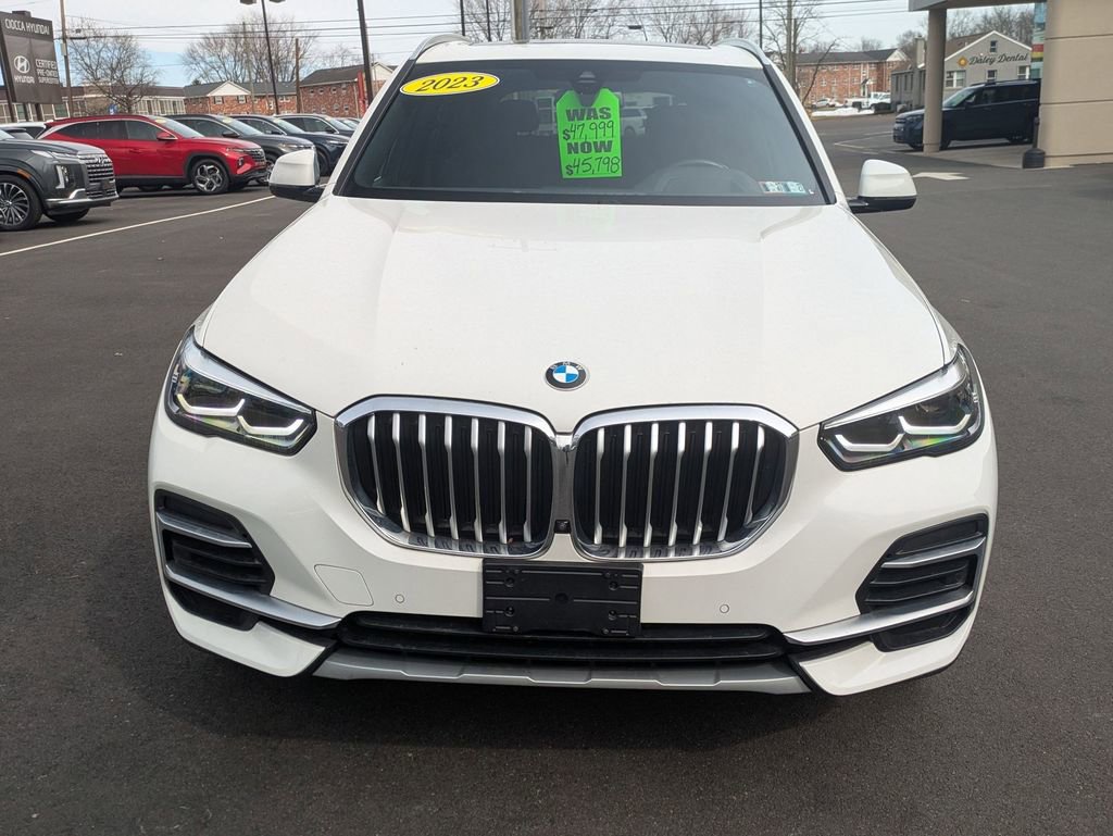 Used 2023 BMW X5 xDrive40i w/ Premium Package image 2