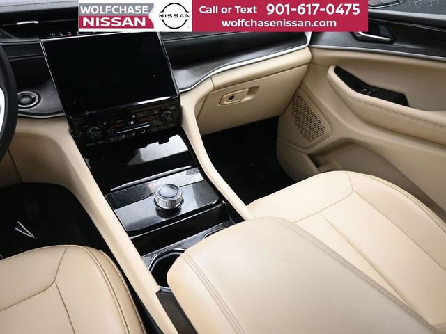 Used 2023 Jeep Grand Cherokee L Limited image 11