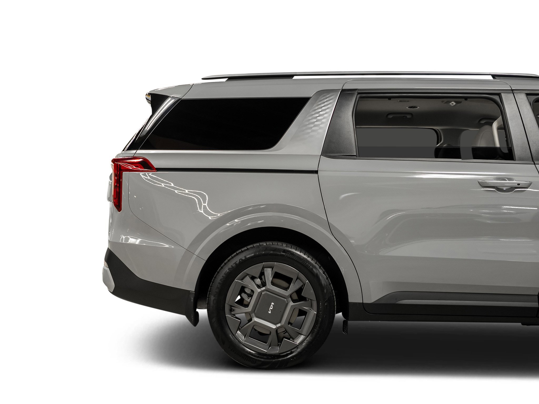 Used 2025 Kia Carnival EX image 27