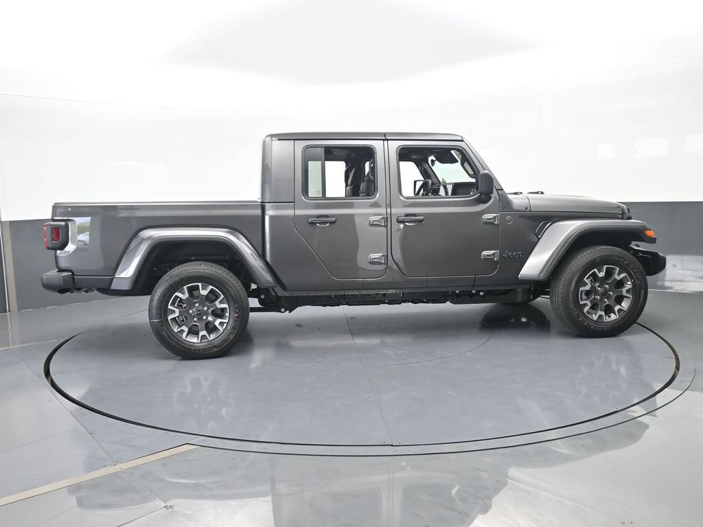 New 2026 Jeep Gladiator Sahara image 7