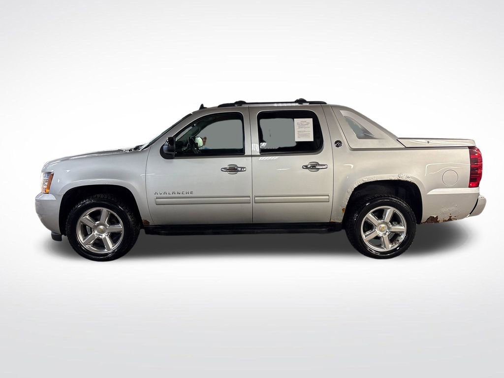 Used 2013 Chevrolet Avalanche LT w/ All-Star Edition AWD/4WD image 2