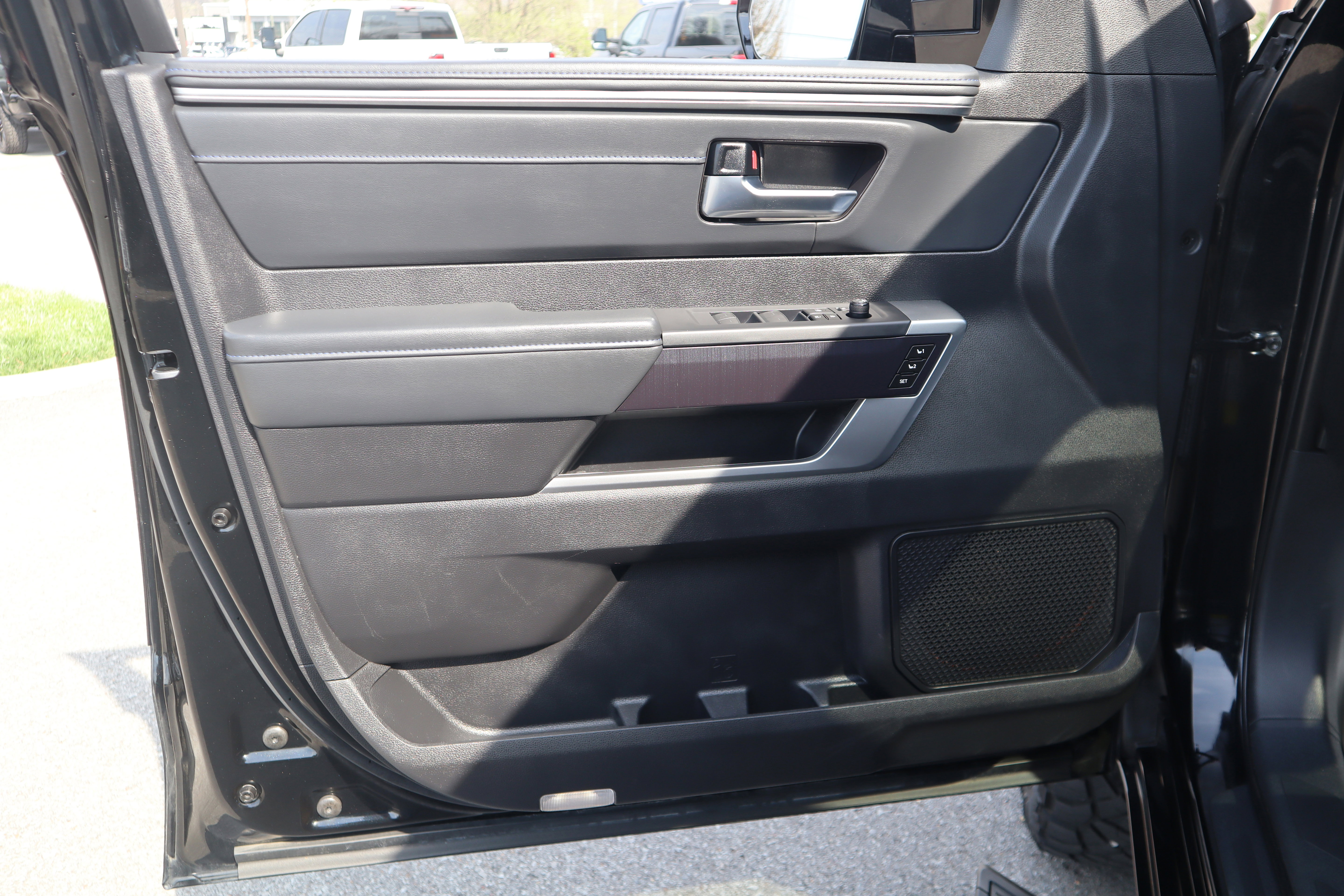 Used 2023 Toyota Tundra Platinum w/ Advanced Package image 35