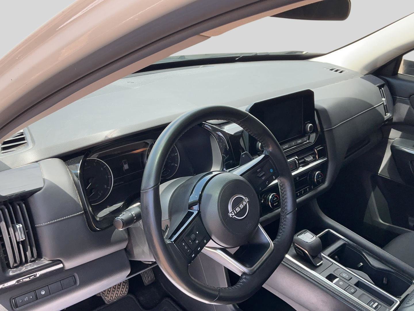 Used 2023 Nissan Pathfinder SV w/ Black Appearance Package FWD image 10