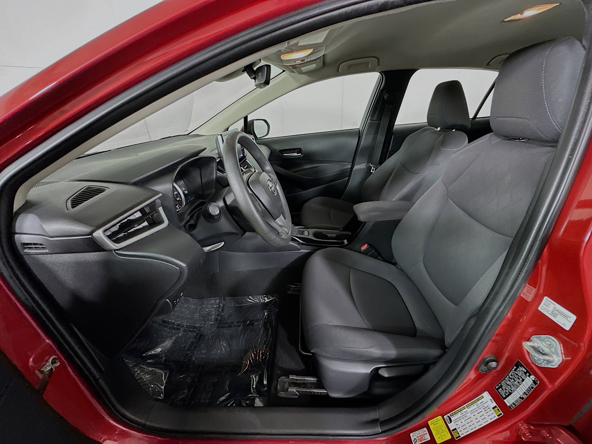 Used 2020 Toyota Corolla LE image 12