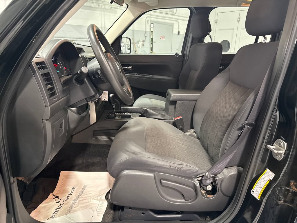 Used 2012 Jeep Liberty Sport AWD/4WD image 23