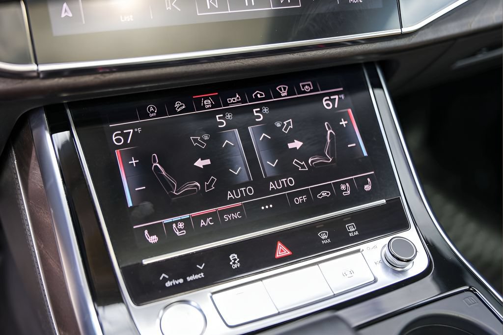 Used 2019 Audi Q8 Prestige w/ Luxury Package AWD/4WD image 17