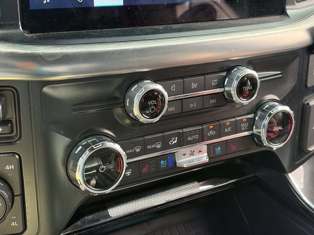 Used 2022 Ford F150 Lariat w/ Equipment Group 502A High AWD/4WD image 8