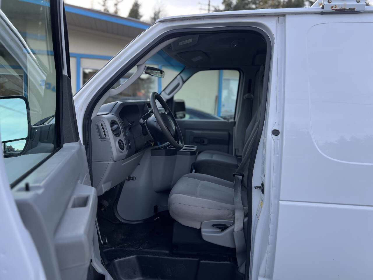 Used 2010 Ford E-150 and Econoline 150 RWD image 10