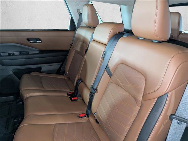 Used 2023 Nissan Pathfinder Platinum w/ Cargo Package FWD image 20