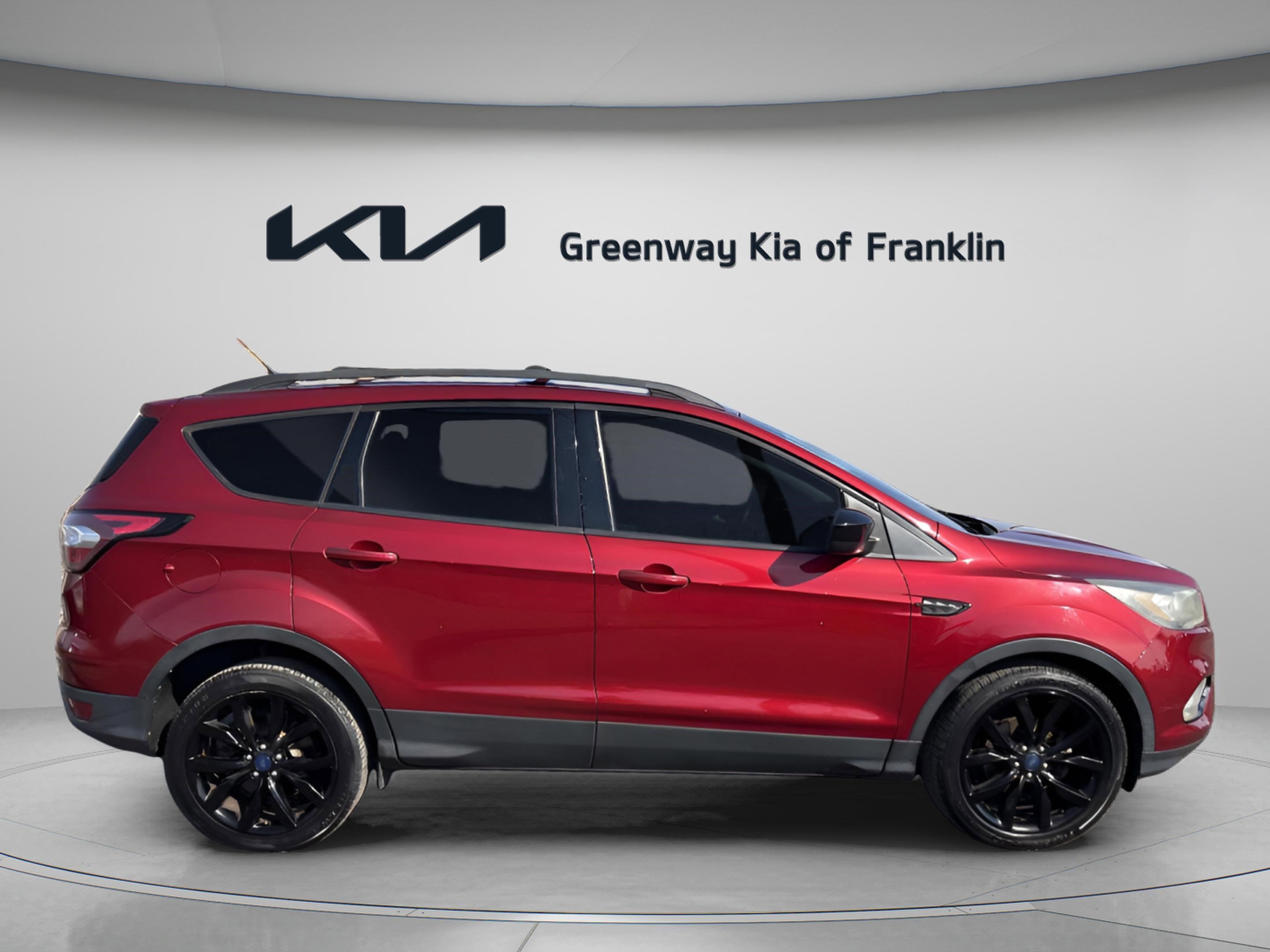 Used 2017 Ford Escape SE w/ Equipment Group 201A image 8