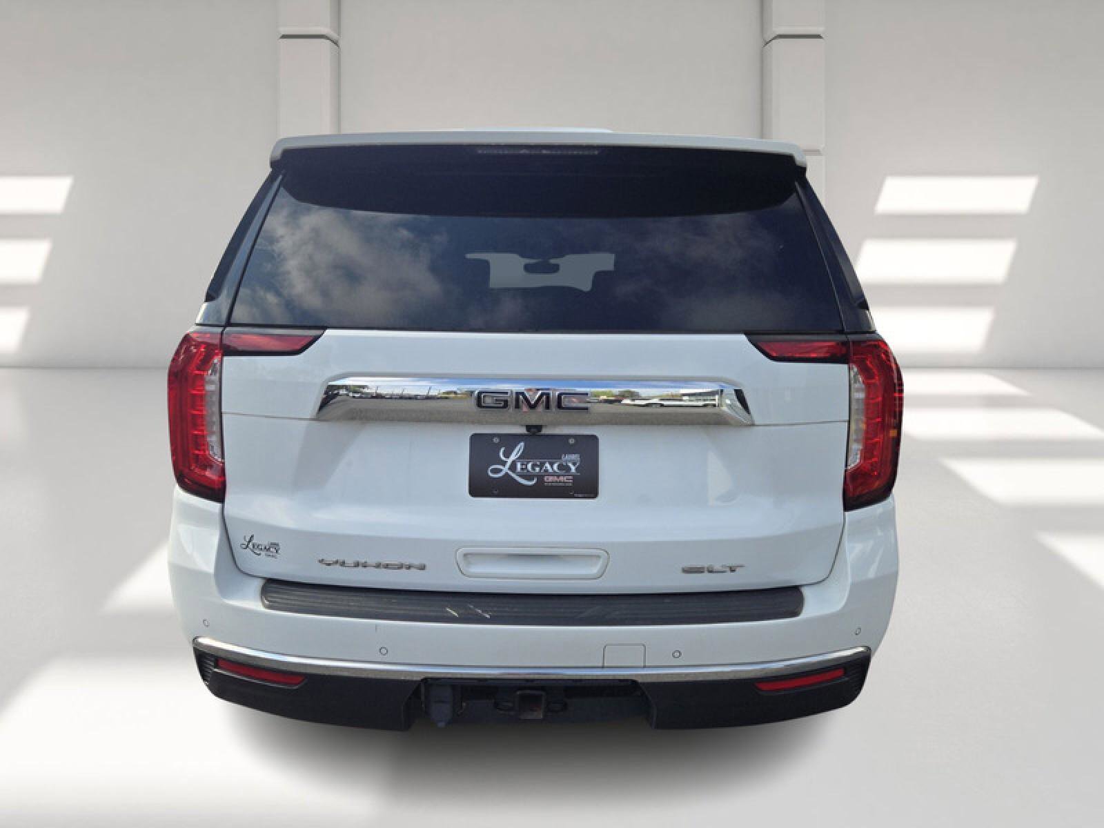Used 2021 GMC Yukon XL SLT w/ SLT Premium Package image 6