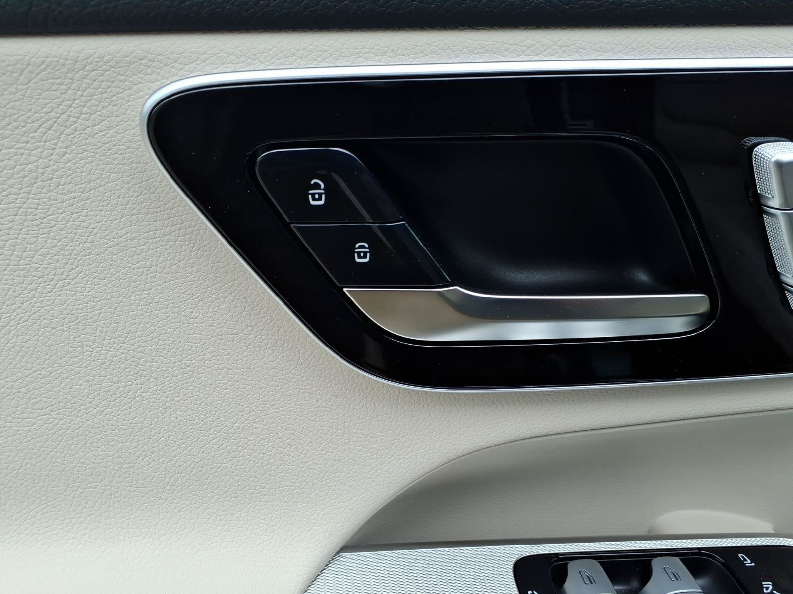 New 2026 Mercedes-Benz GLC 300 4MATIC image 14