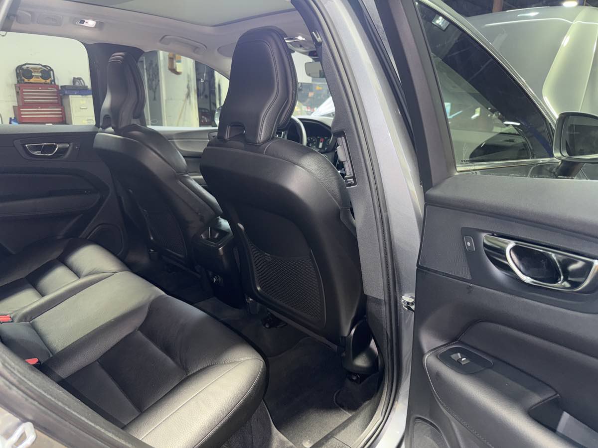 Used 2019 Volvo XC60 T6 Momentum w/ Multimedia Package AWD/4WD image 26