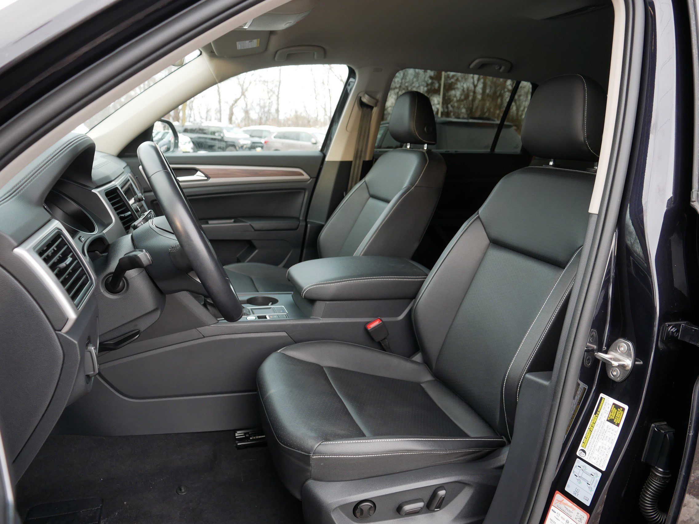 Used 2021 Volkswagen Atlas SE image 35