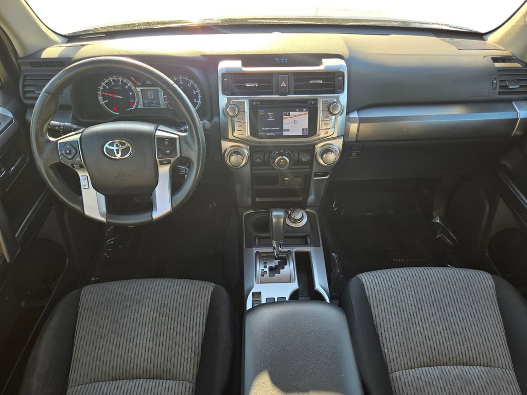 Used 2018 Toyota 4Runner SR5 AWD/4WD image 22
