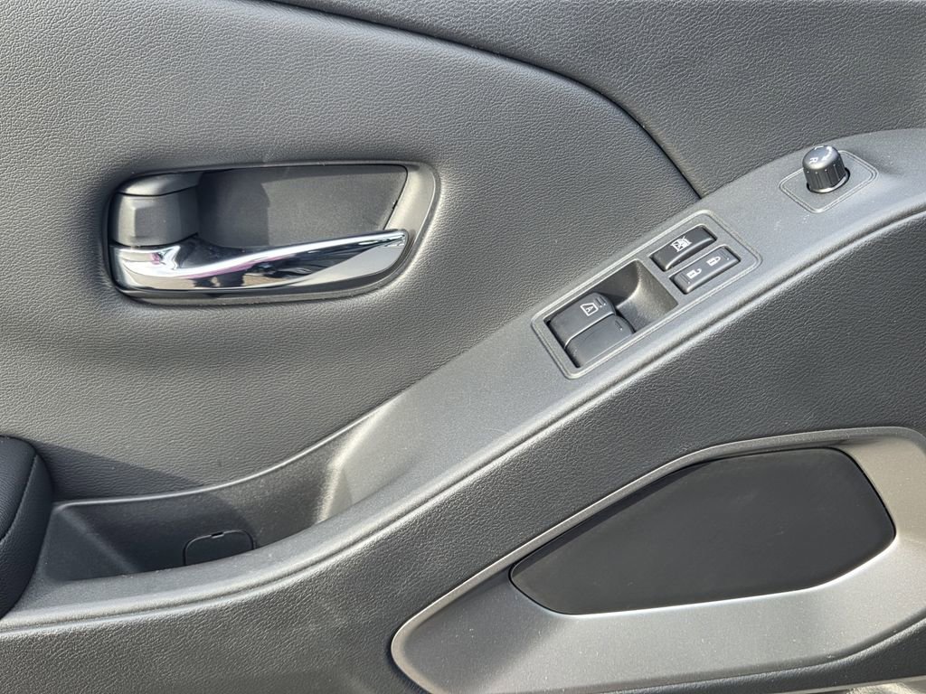 Certified 2025 Nissan Frontier SV image 15