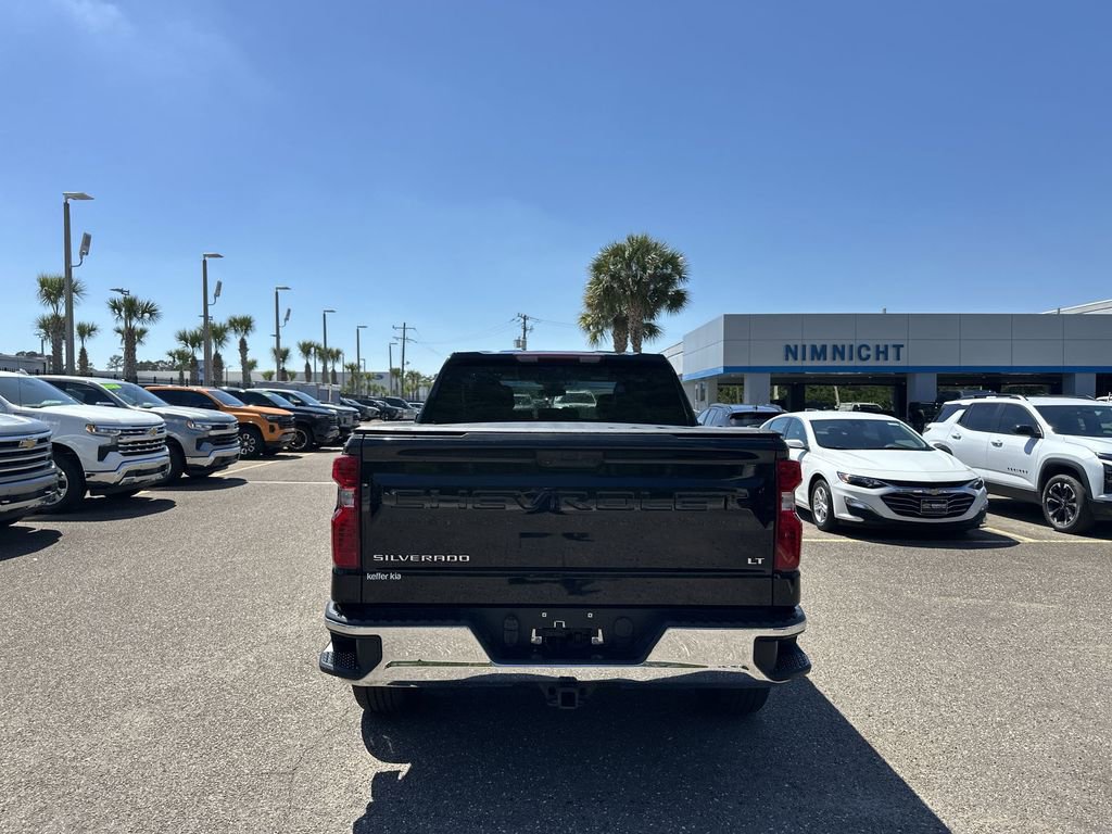 Used 2023 Chevrolet Silverado 1500 LT AWD/4WD image 15