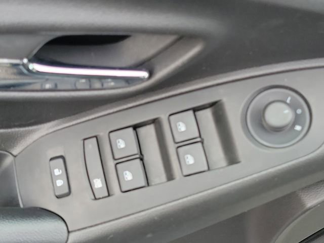 Certified 2022 Chevrolet Trax LT w/ LT Convenience Package image 21