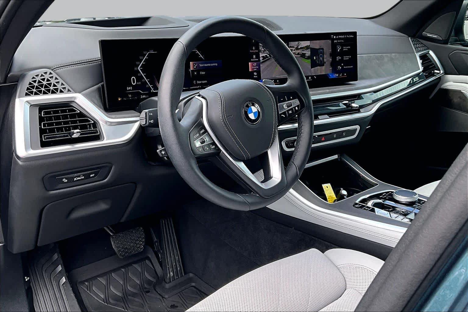 Used 2025 BMW X5 sDrive40i w/ Climate Comfort Package RWD image 18