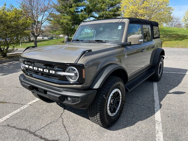 Used 2025 Ford Bronco Outer Banks w/ Sasquatch Package AWD/4WD image 5