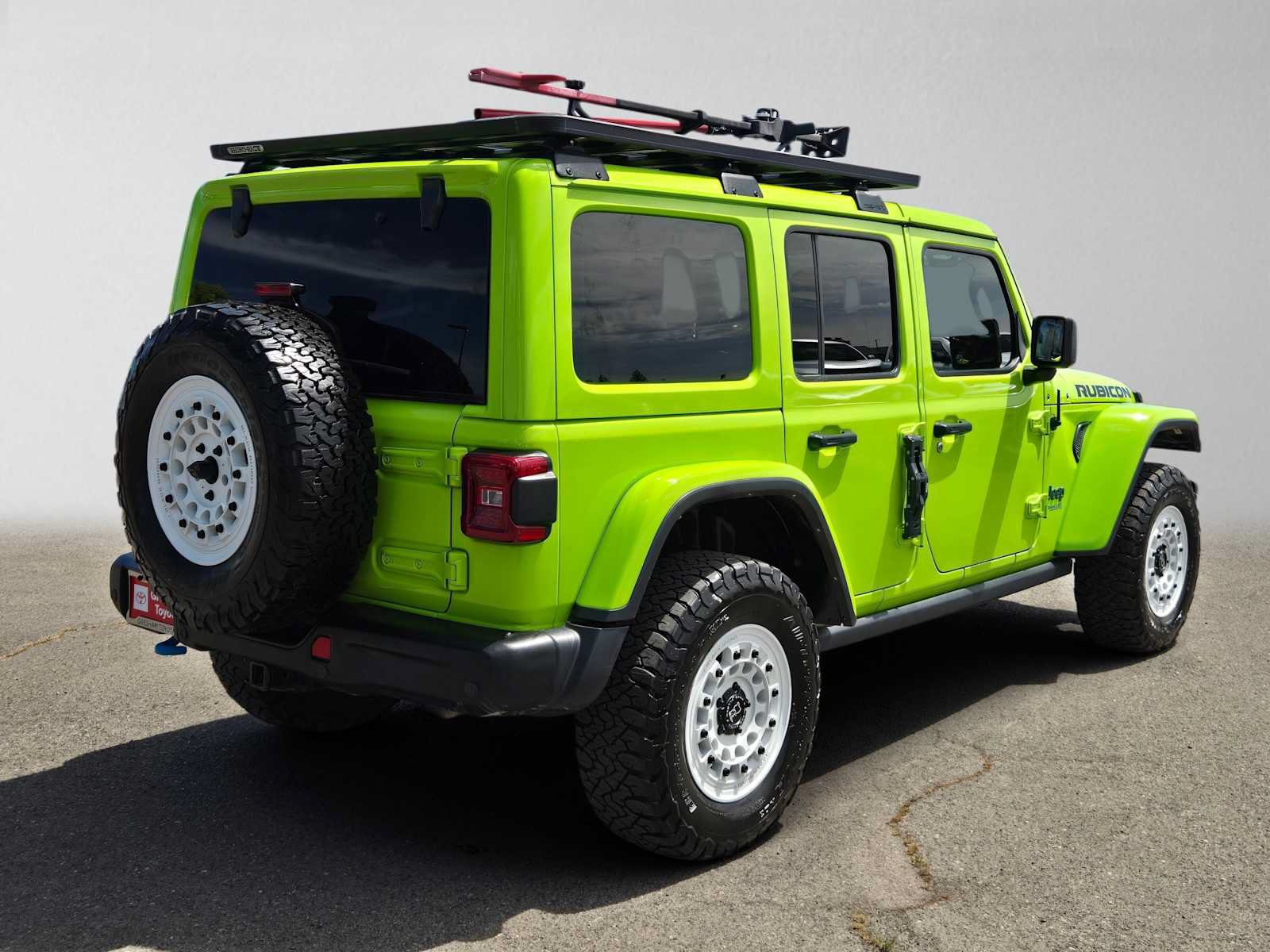 Used 2021 Jeep Wrangler Unlimited Rubicon 4xe w/ Cold Weather Group AWD/4WD image 3