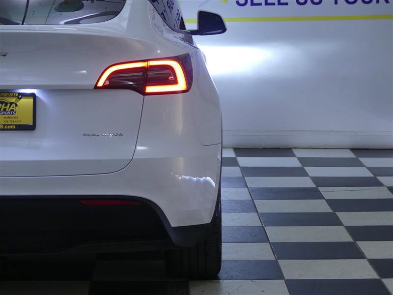 Used 2023 Tesla Model Y AWD image 28