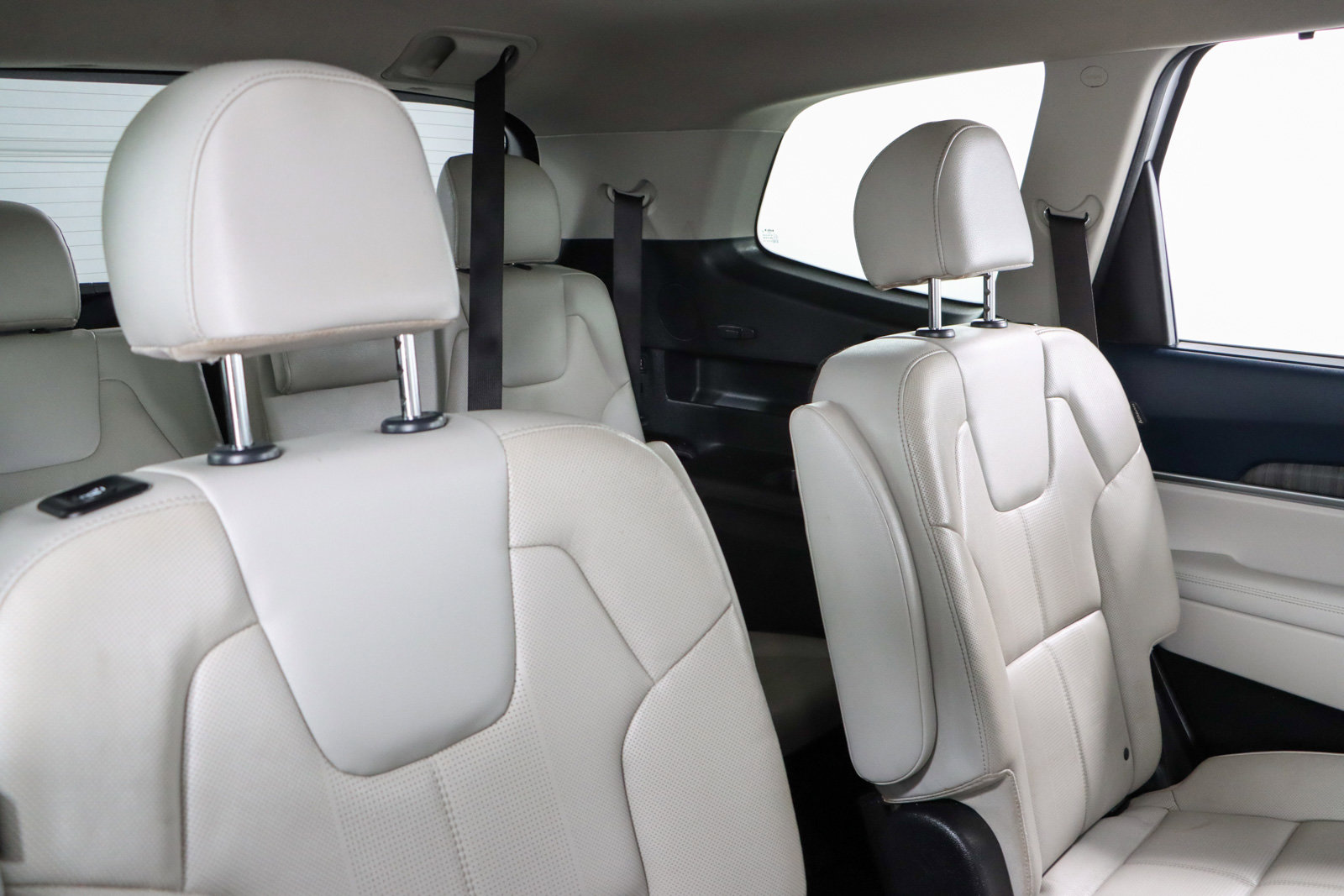 Used 2024 Kia Telluride EX w/ EX Captain's Chair Package image 29