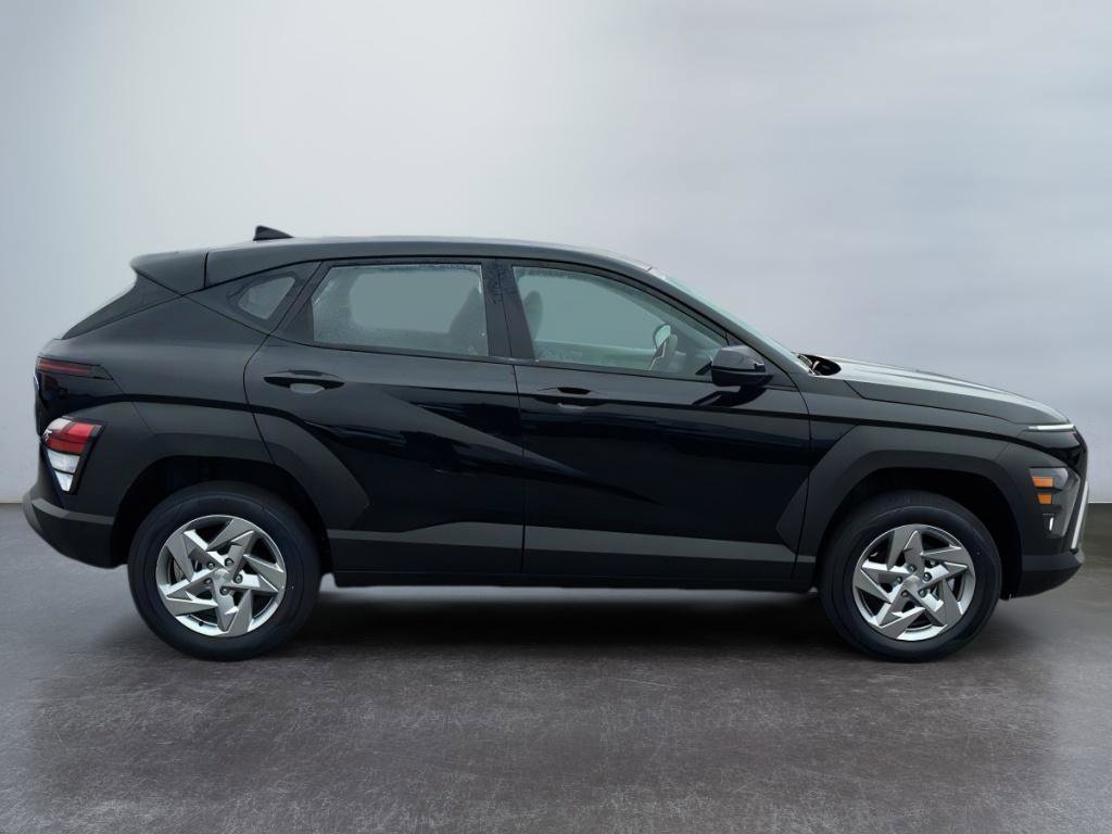 New 2026 Hyundai Kona SE image 4