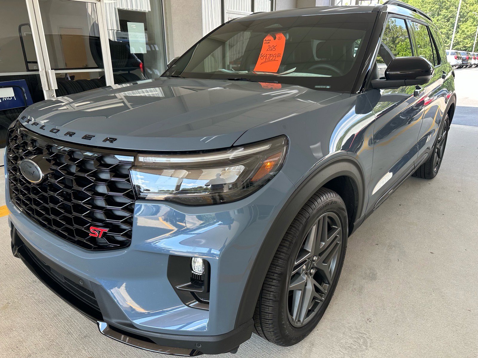 Used 2025 Ford Explorer ST w/ Sun And Sound Package AWD/4WD image 3