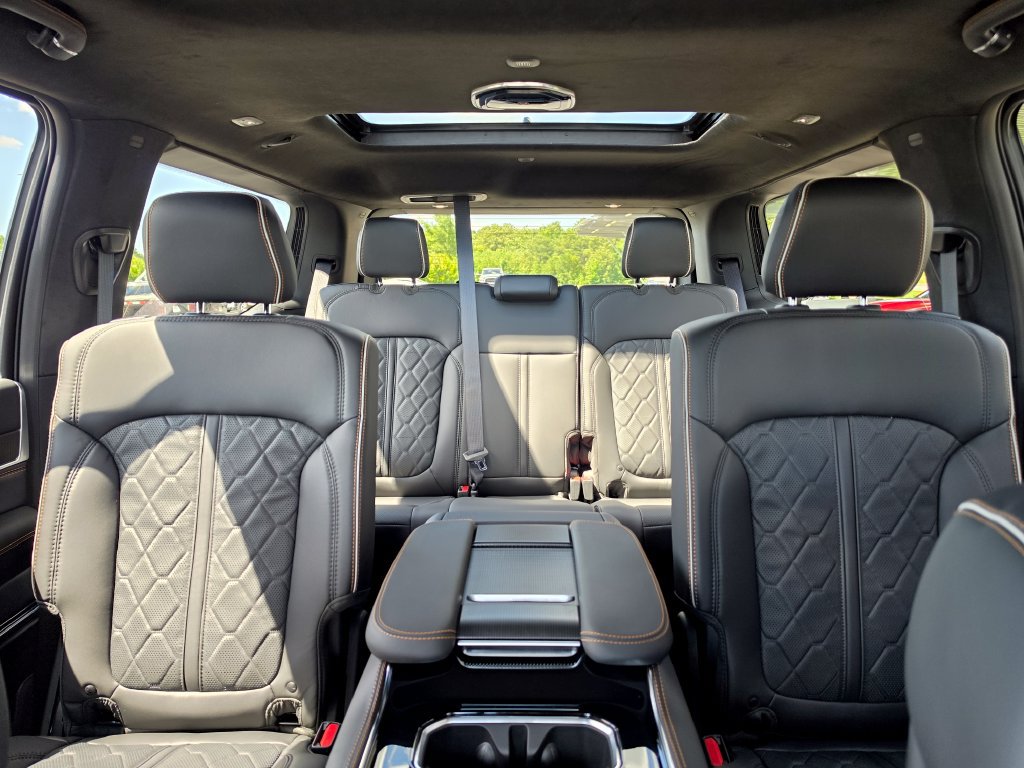 New 2026 Jeep Grand Wagoneer Summit AWD/4WD image 32