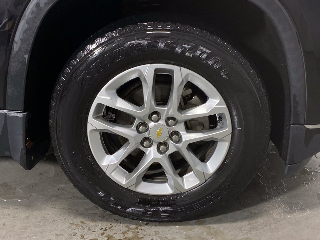 Used 2020 Chevrolet Traverse LT w/ LPO, Floor Liner Package AWD/4WD image 12