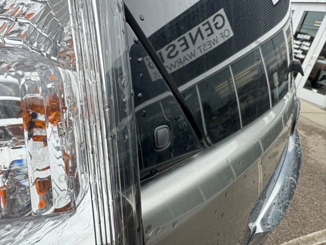 Used 2023 Lexus GX 460 Premium w/ Accessory Package image 9