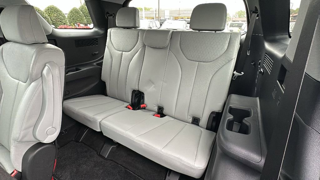 Used 2022 Hyundai Palisade SEL w/ Premium Package image 17