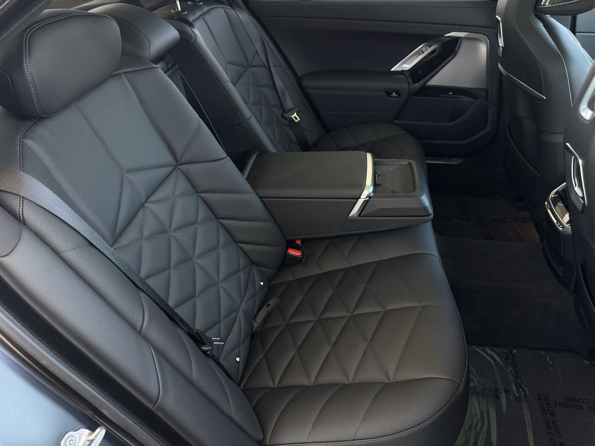 Used 2026 BMW 740i w/ Premium Package RWD image 19