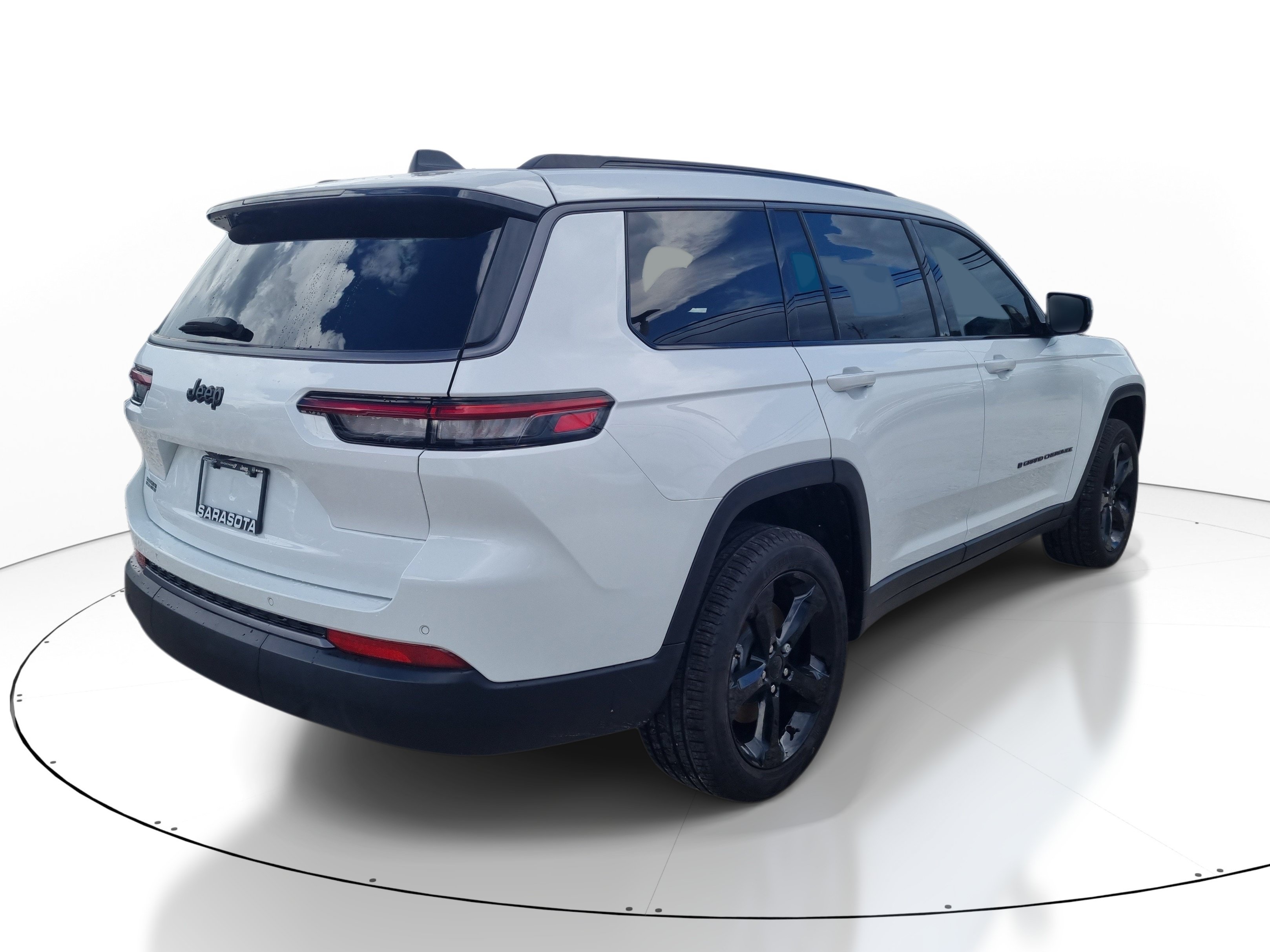 Used 2026 Jeep Grand Cherokee L Limited w/ Limited Altitude Package RWD image 6