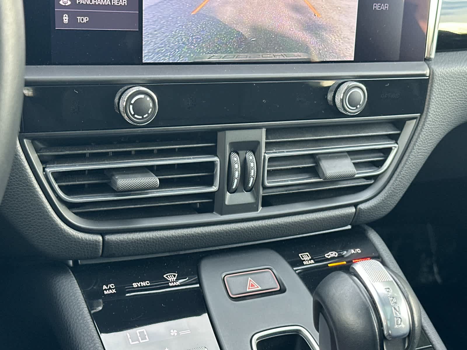 Certified 2025 Porsche Macan AWD/4WD image 23