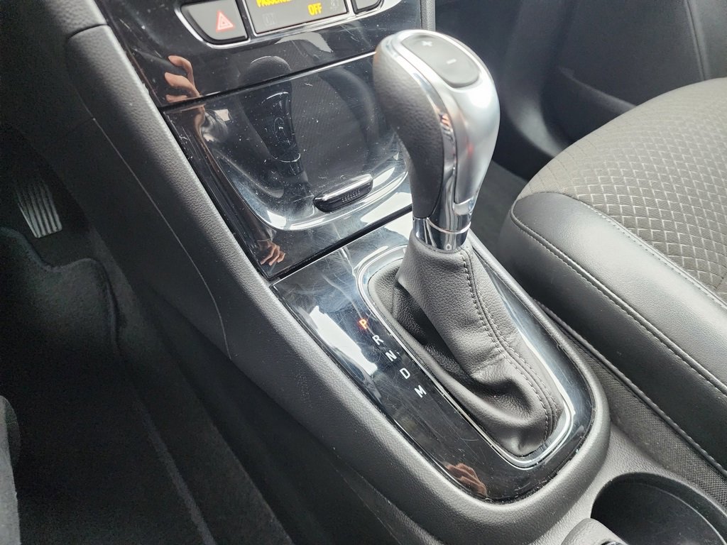 Used 2021 Buick Encore Preferred image 35