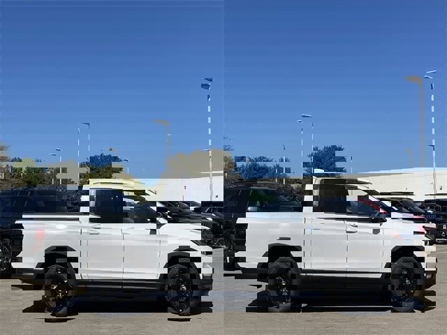 New 2026 Honda Ridgeline Black Edition image 3