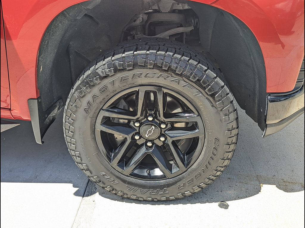 Used 2020 Chevrolet Silverado 1500 LT Trail Boss AWD/4WD image 17