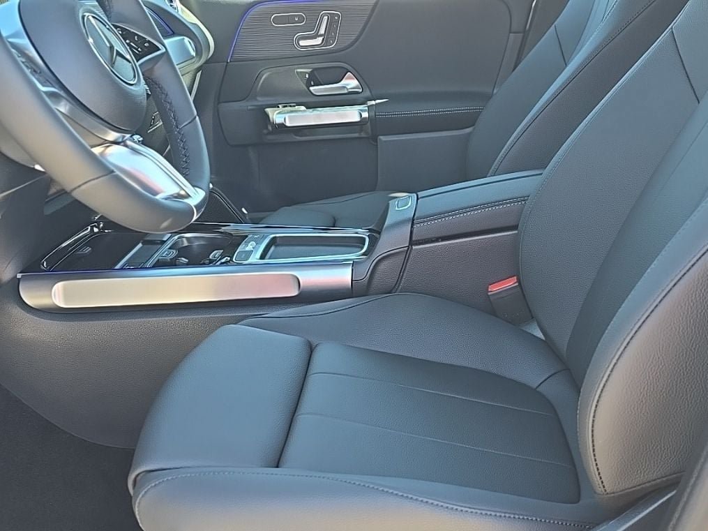 New 2026 Mercedes-Benz GLB 250 4MATIC image 11