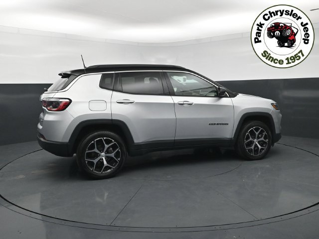 Used 2024 Jeep Compass Limited AWD/4WD image 6