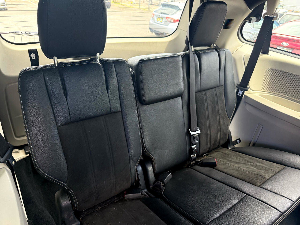 Used 2019 Dodge Grand Caravan SXT image 17