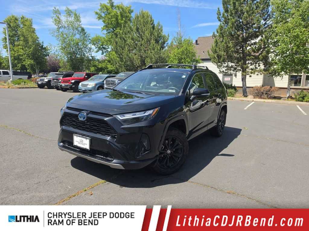 Used 2022 Toyota RAV4 SE w/ Convenience Package AWD/4WD image 1