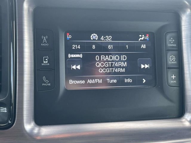 Used 2015 Dodge Challenger SXT w/ Super Sport Group (SS/T) image 17