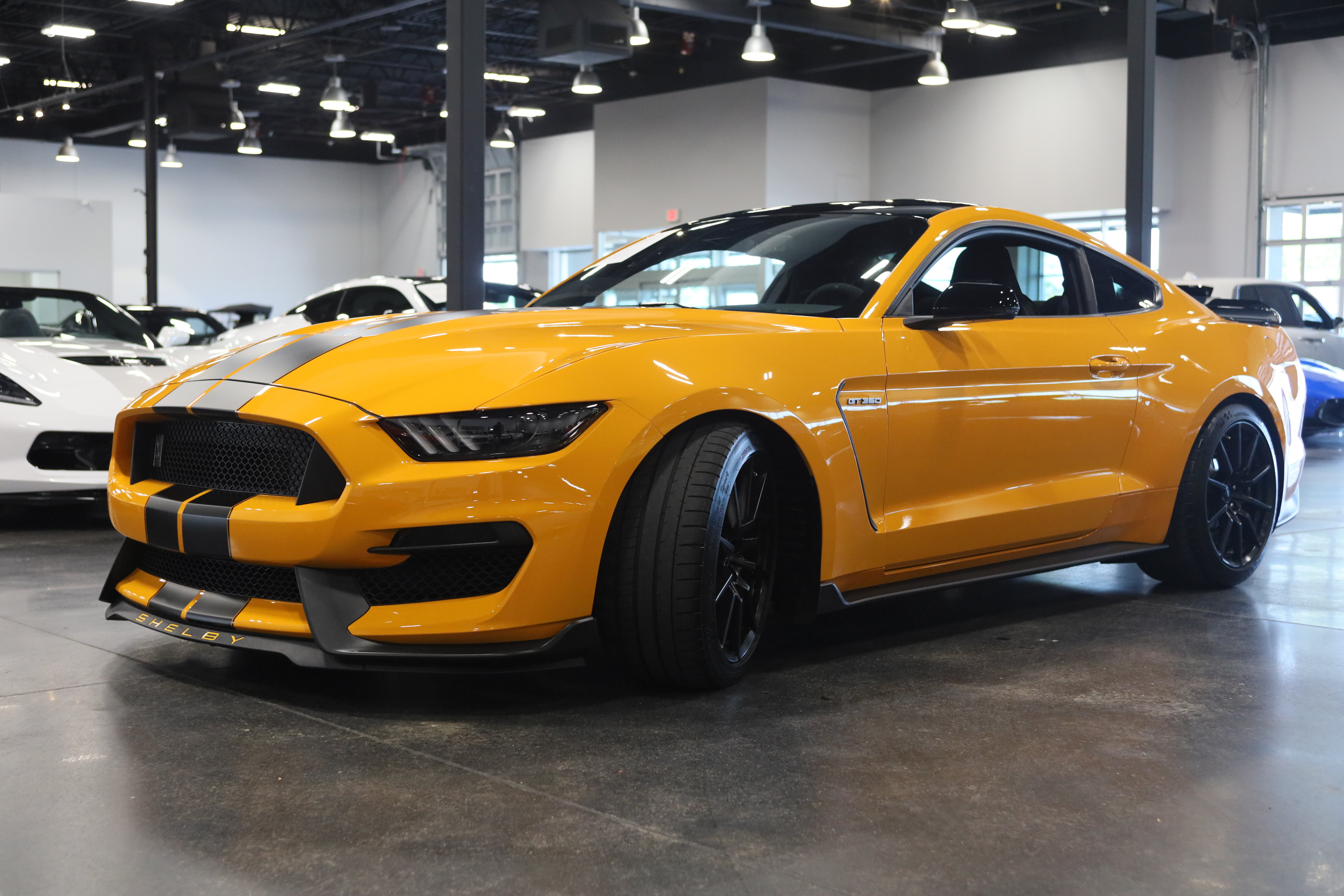 Used 2018 Ford Mustang Shelby GT350 w/ Electronics Package RWD image 3