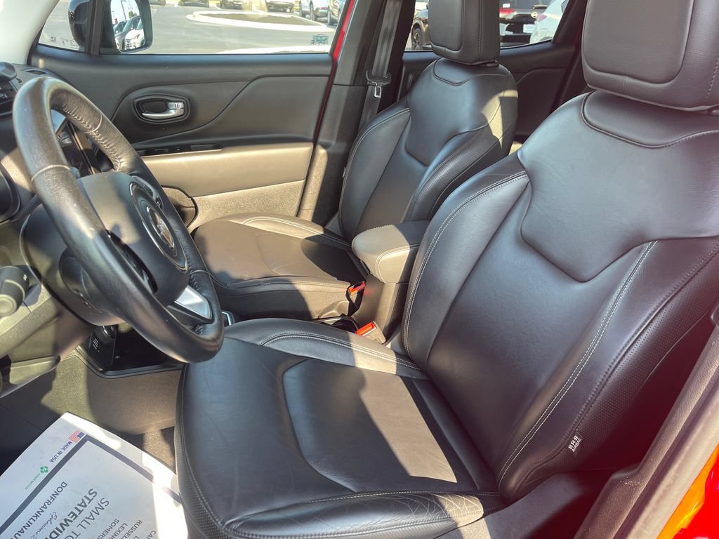 Used 2023 Jeep Renegade Limited w/ Sun/Sound Group AWD/4WD image 13