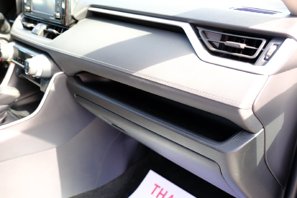 Used 2021 Toyota RAV4 LE AWD/4WD image 38